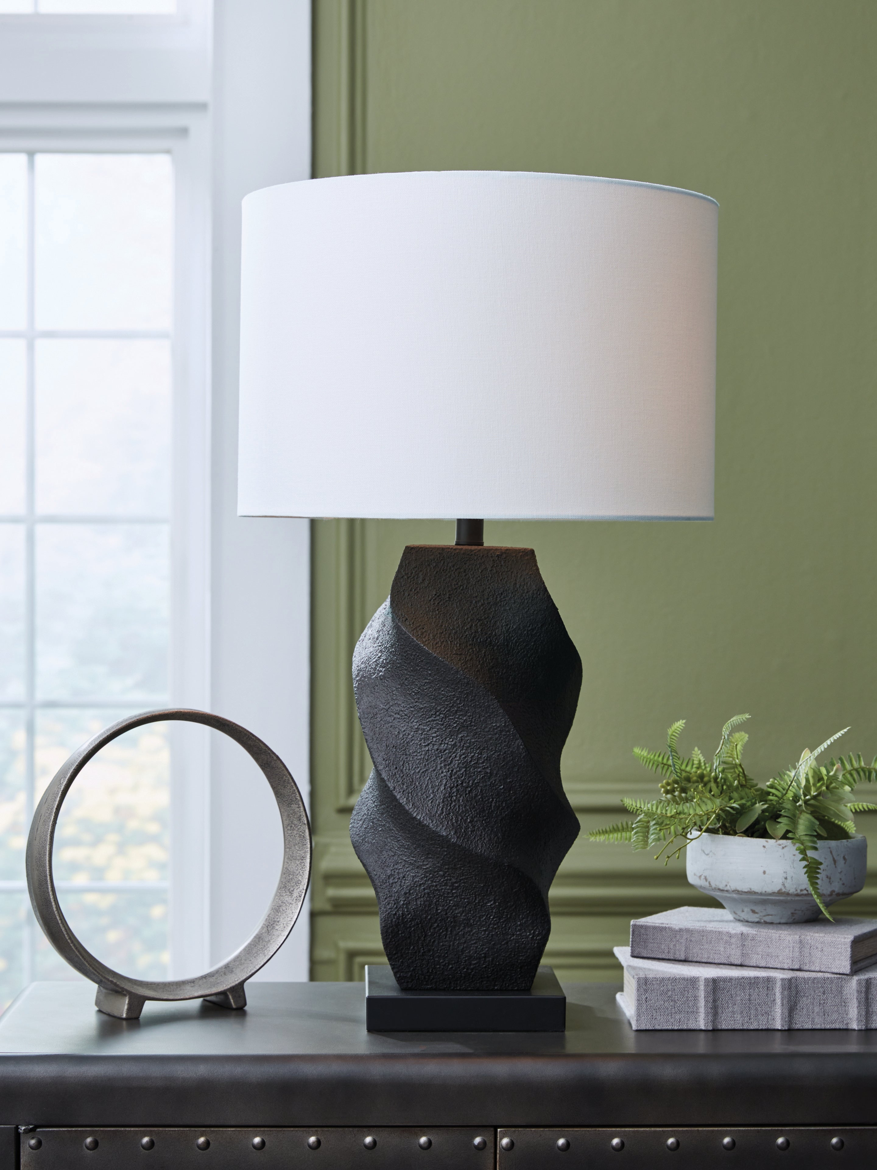 Prime Furniture - Ashley Furniture - Amillion Lighting - Poly Table Lamp (1/CN) / Black - L235904