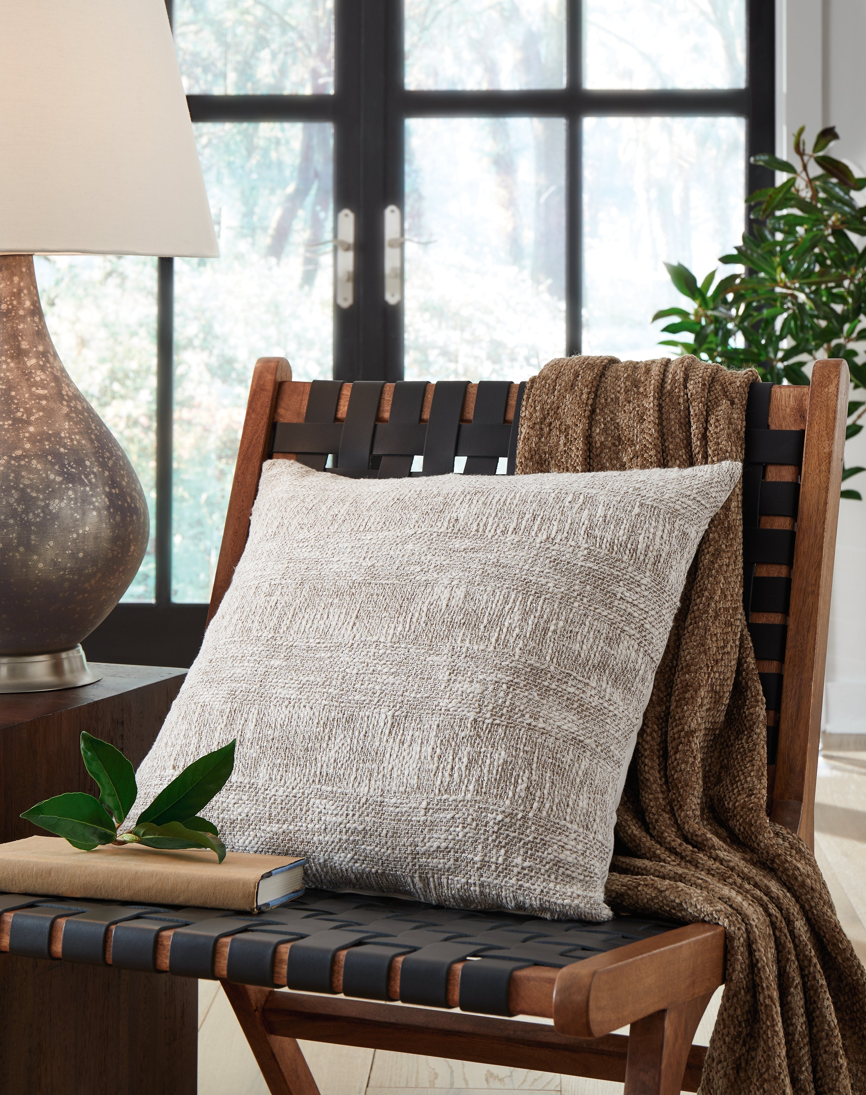Prime Furniture - Ashley Furniture - Carddon Pillows - Pillow (4/CS) / Brown/White - A1000971