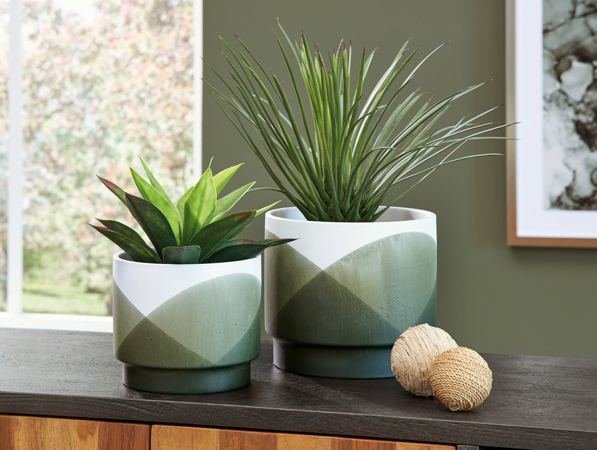 Prime Furniture - Ashley Furniture - Ardenridge Planter (Set of 2) - Planter Set (Set of 2) / Green/White - A2000579