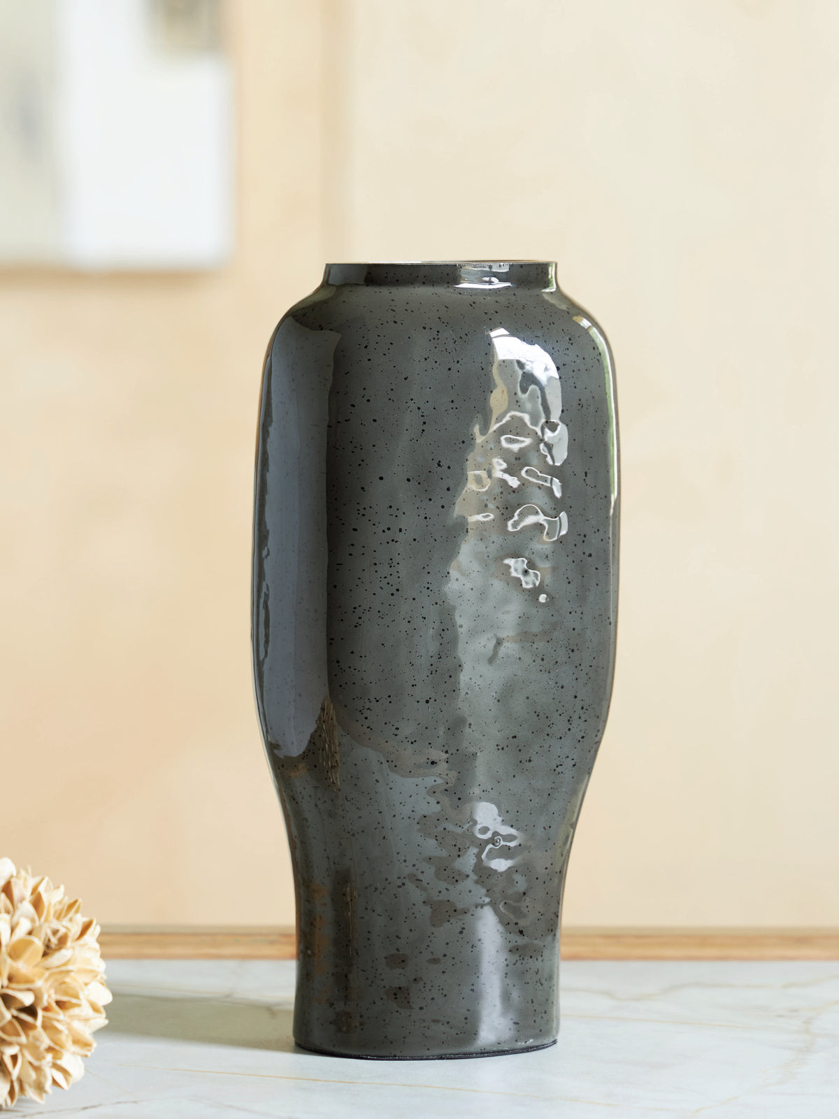 Prime Furniture - Ashley Furniture - Kierlain Vase - Vase / Gray/Black - A2000808