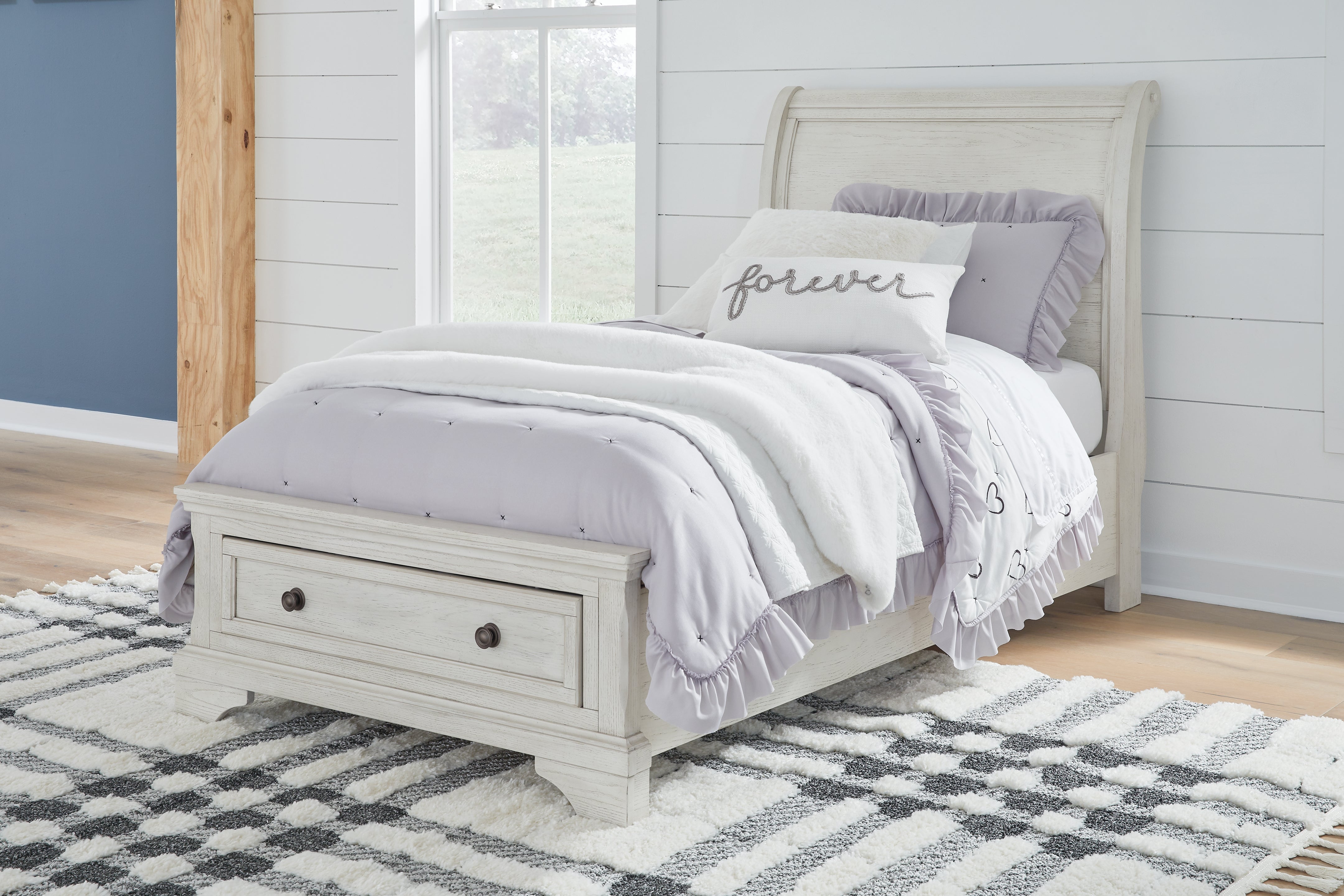 Prime Furniture - Ashley Furniture - Robbinsdale Bedroom - Twin Sleigh Storage Bed / Antique White - B742B12