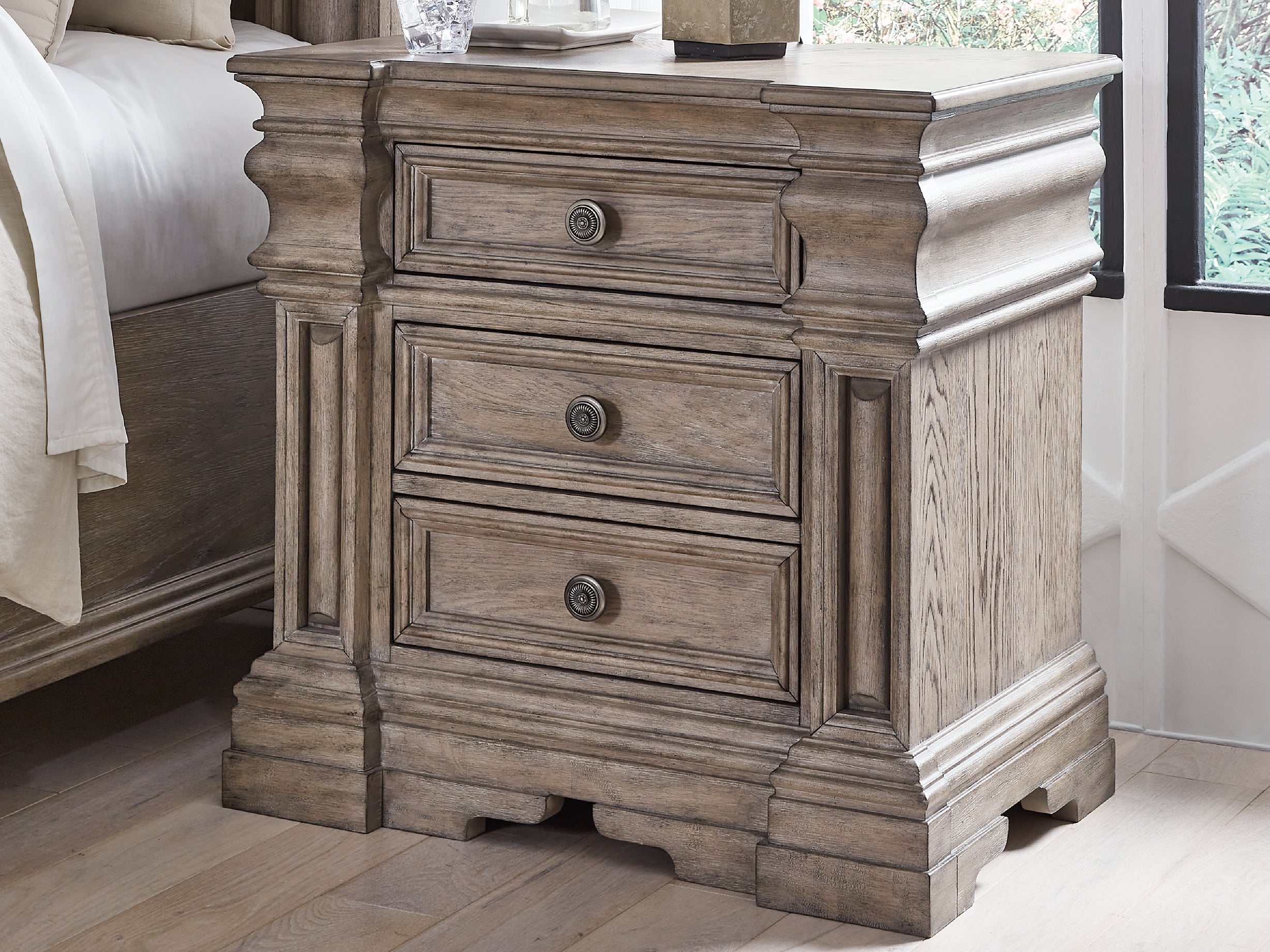 Prime Furniture - Ashley Furniture - Blairhurst Bedroom - Three Drawer Night Stand / Light Grayish Brown - B916-93