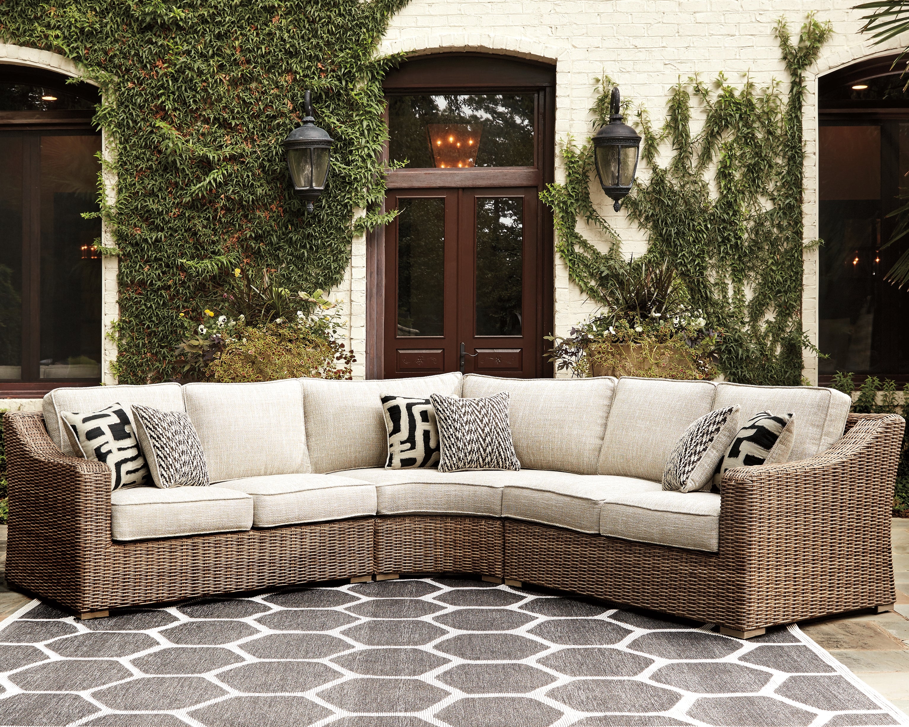 Prime Furniture - Ashley Furniture - Beachcroft Outdoor - 5-Piece Outdoor Sectional / Black/Light Gray - P792P6