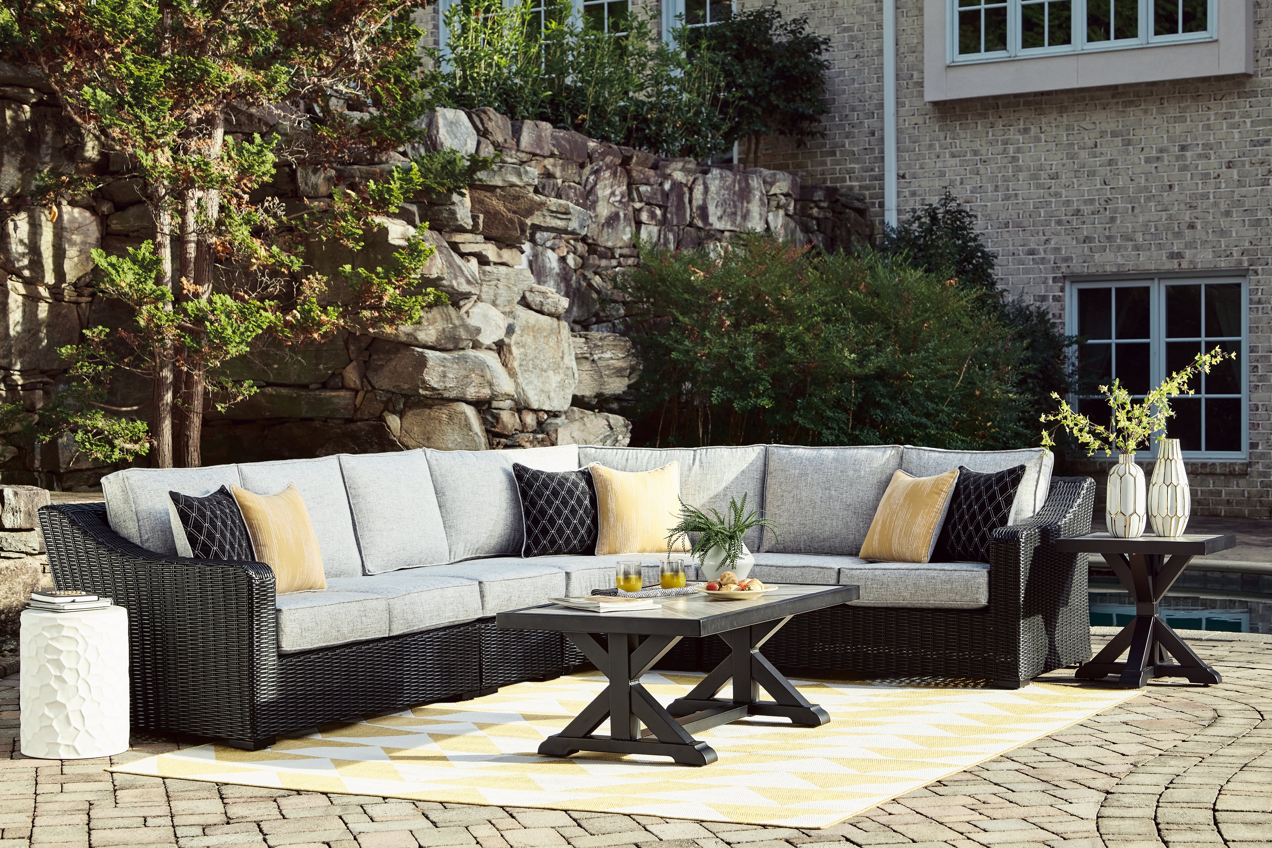Prime Furniture - Ashley Furniture - Beachcroft Outdoor - 4-Piece Outdoor Sectional / Black/Light Gray - P792P2