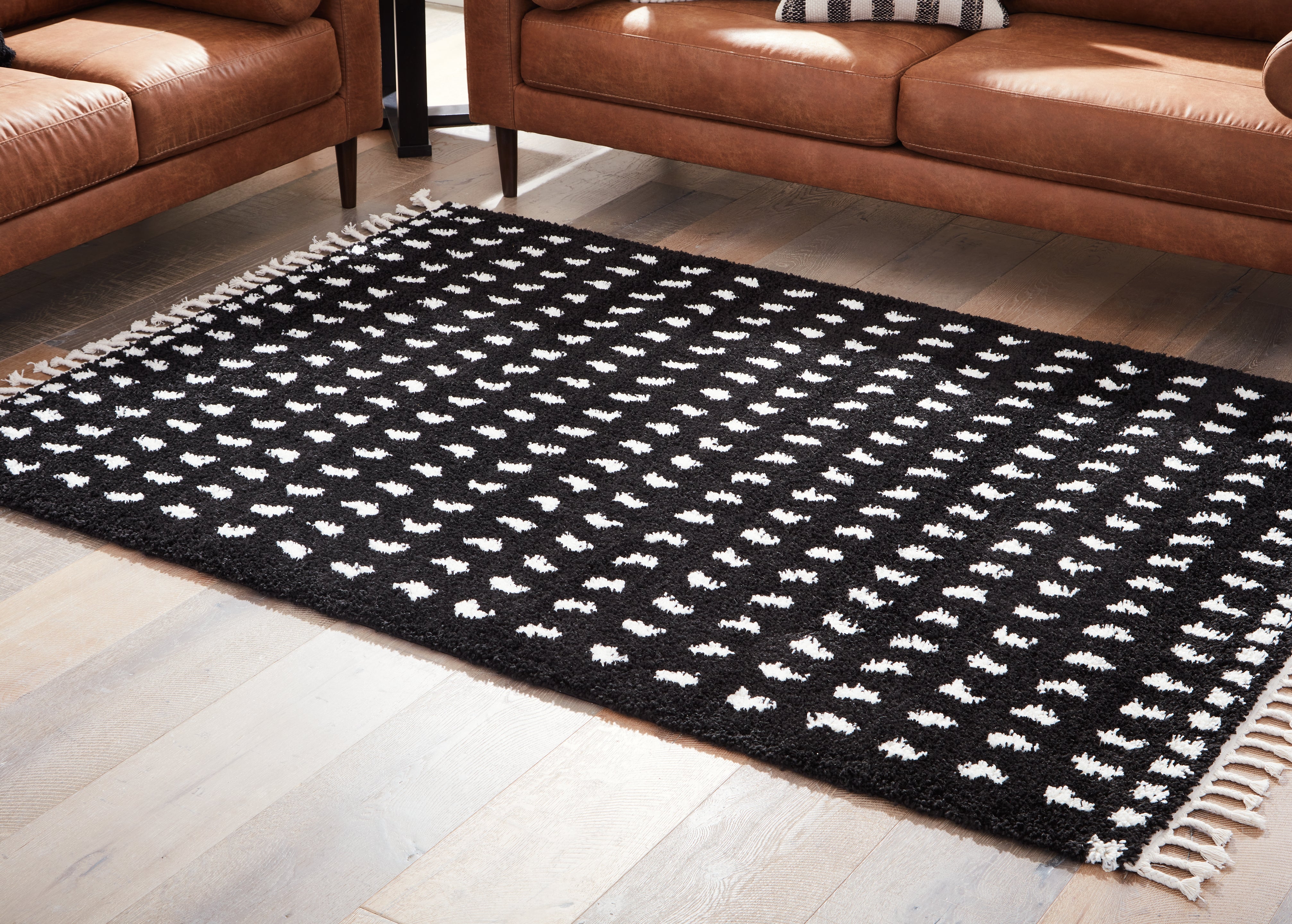 Prime Furniture - Ashley Furniture - Minston Rug - 5' x 7' Rug / Black/White - R405952