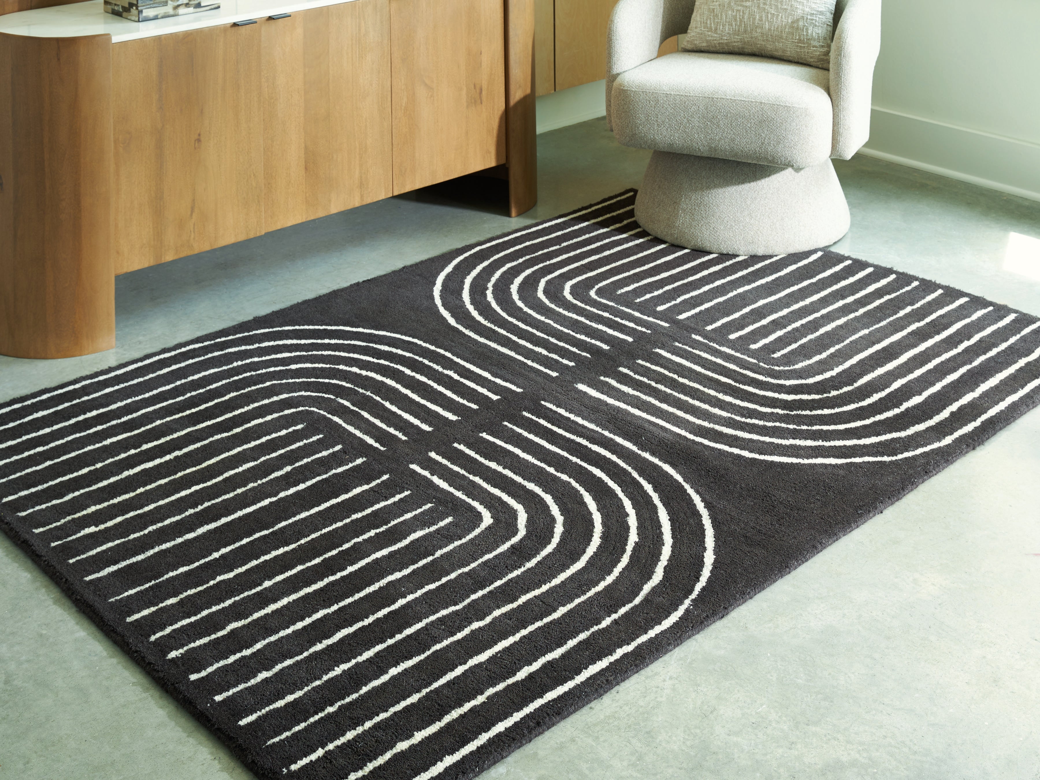Prime Furniture - Ashley Furniture - Eldonmore Rug - 5' x 7' Area Rug / Black/Ivory - R407572