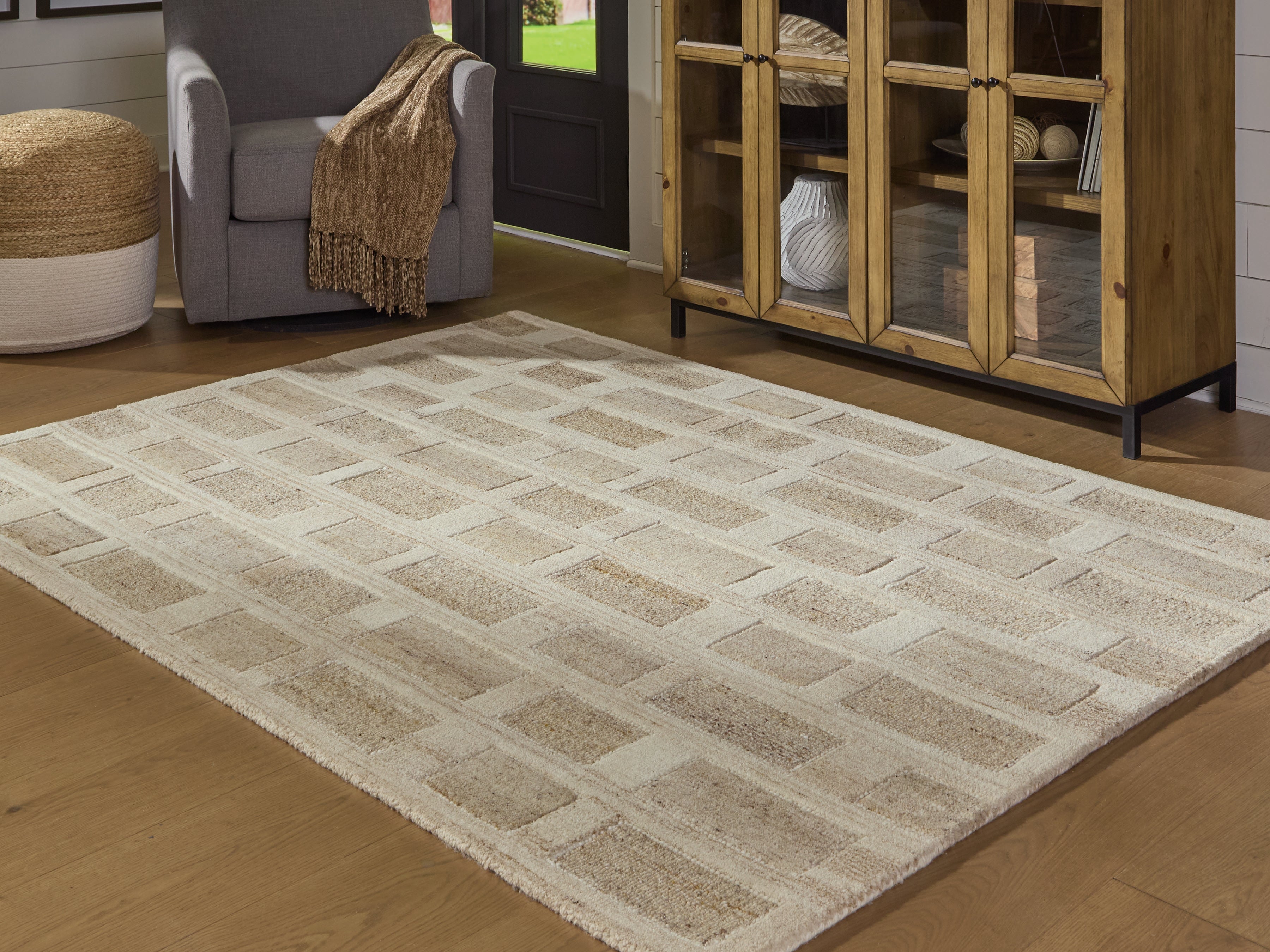 Prime Furniture - Ashley Furniture - Lisgrove Rug - 5' x 7' Area Rug / Tan/Brown/White - R407712