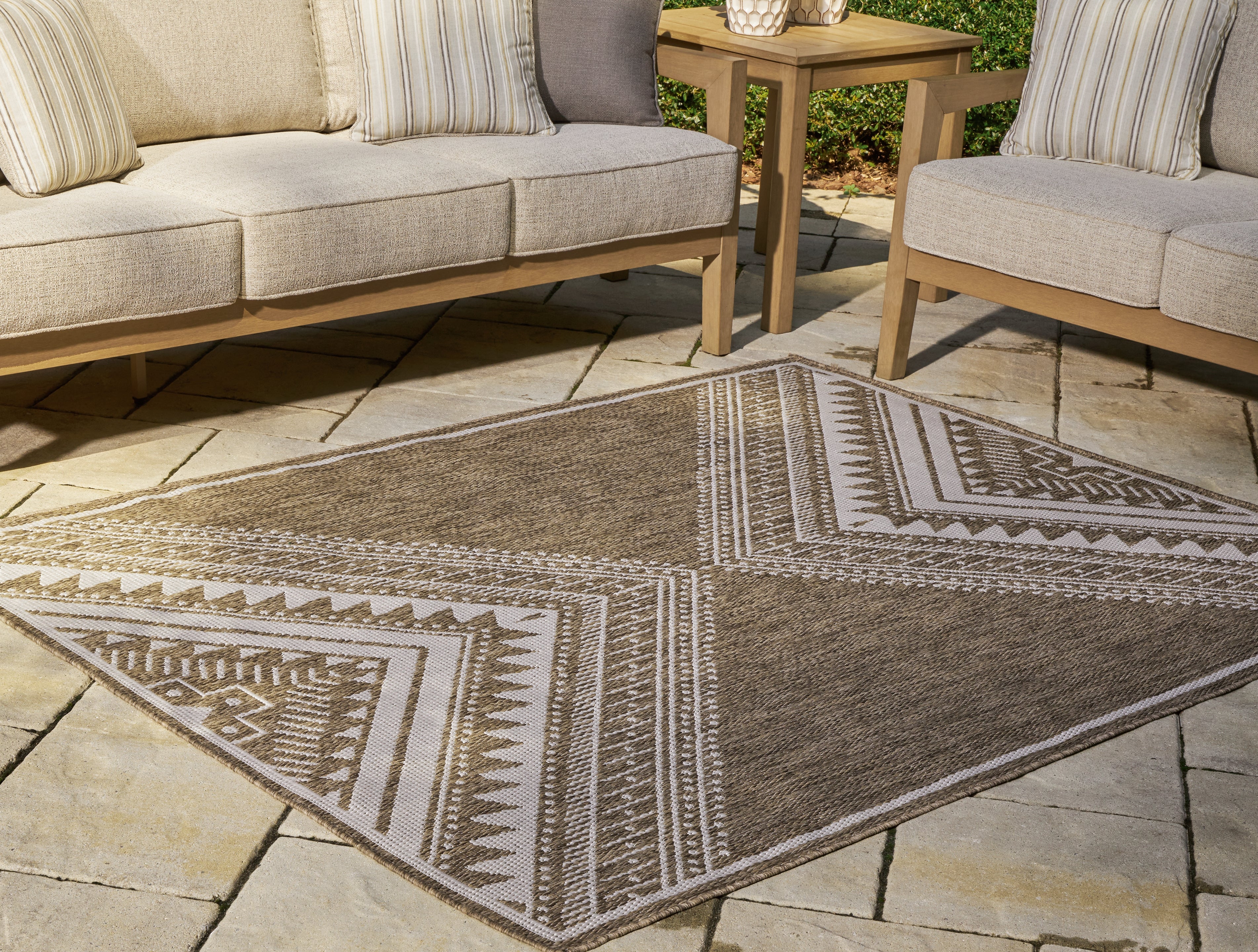 Prime Furniture - Ashley Furniture - Dunsler Rug - 5' x 7' Rug / Brown/Cream - R900012